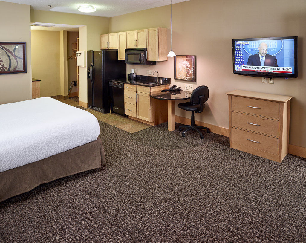 รามาดา โฮเต็ล แอนด์ คอนเฟอเรนซ์ เซ็นเตอร์ บาย วินด์แฮม พลีมัธ Hotel ภายนอก รูปภาพ